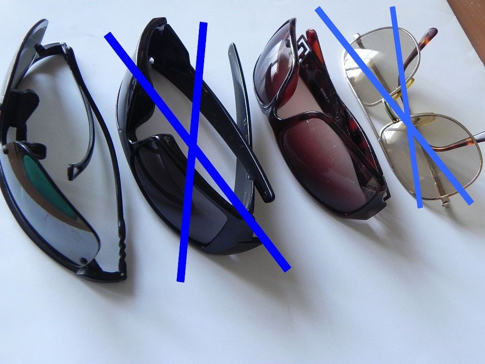 Lot de 2 paires de lunettes de soleil Homme Bijoux et montres