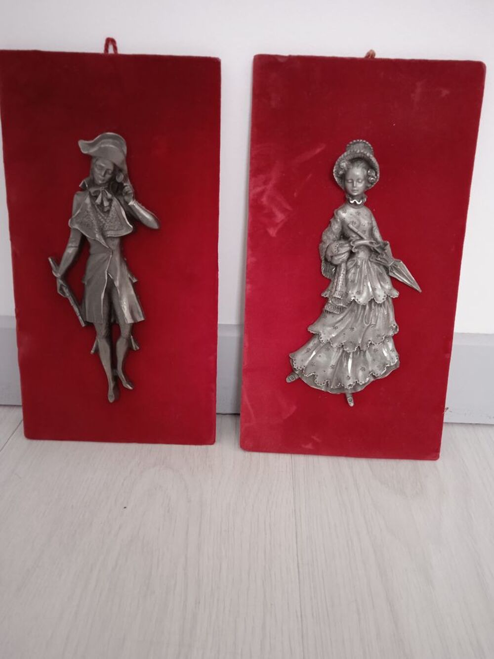 Lot de 2 tableaux figurines en Etain Décoration