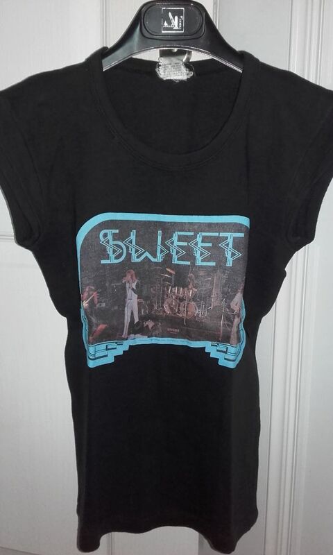 T-Shirt : Sweet - Ann�es 70 - sans manches - Taille : 3 50 Angers (49)