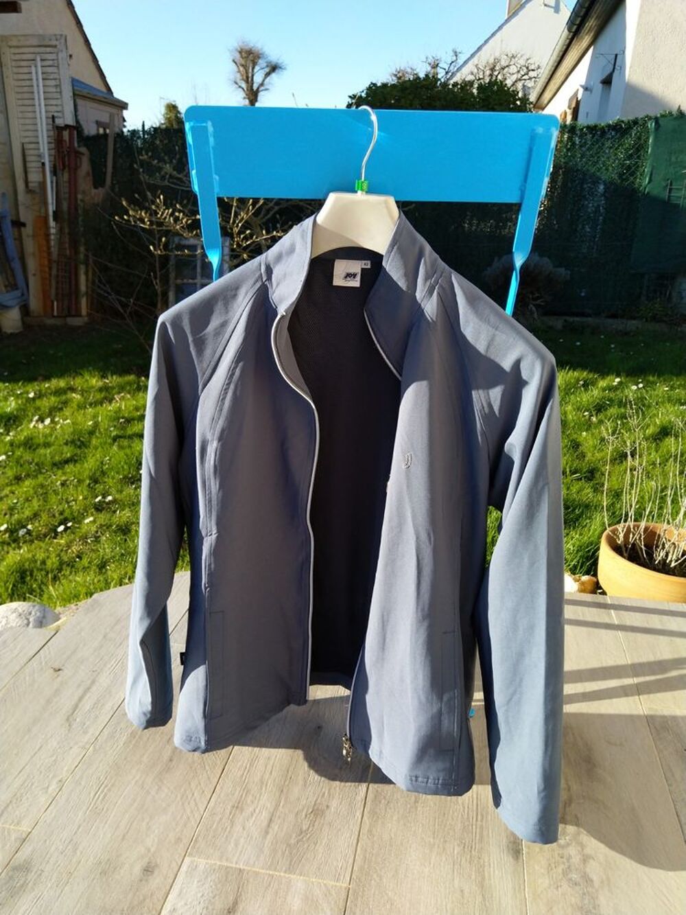 Blouson/coupe vent doublure filet
Vêtements