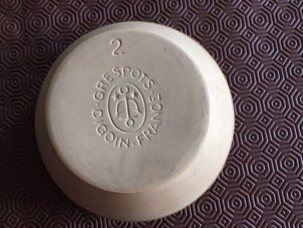 Ensemble de plats en gr&egrave;s Cuisine