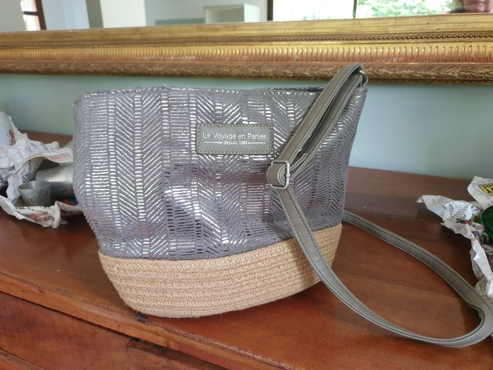 Sac gris argent&eacute; en bandouli&egrave;re Maroquinerie