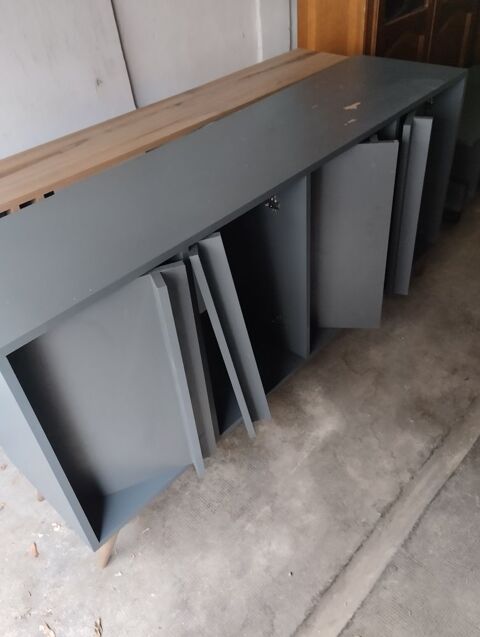 lot de 4 meubles   1 bahut 1 table basse pour Salon et 2 meubles  1 avec 4 pieds en bois  et 1  que vous pouvez suspendre ou poser dessus.   les dimensions pour les 3 meubles sont 1m80 de long 100 Marseille 15 (13)