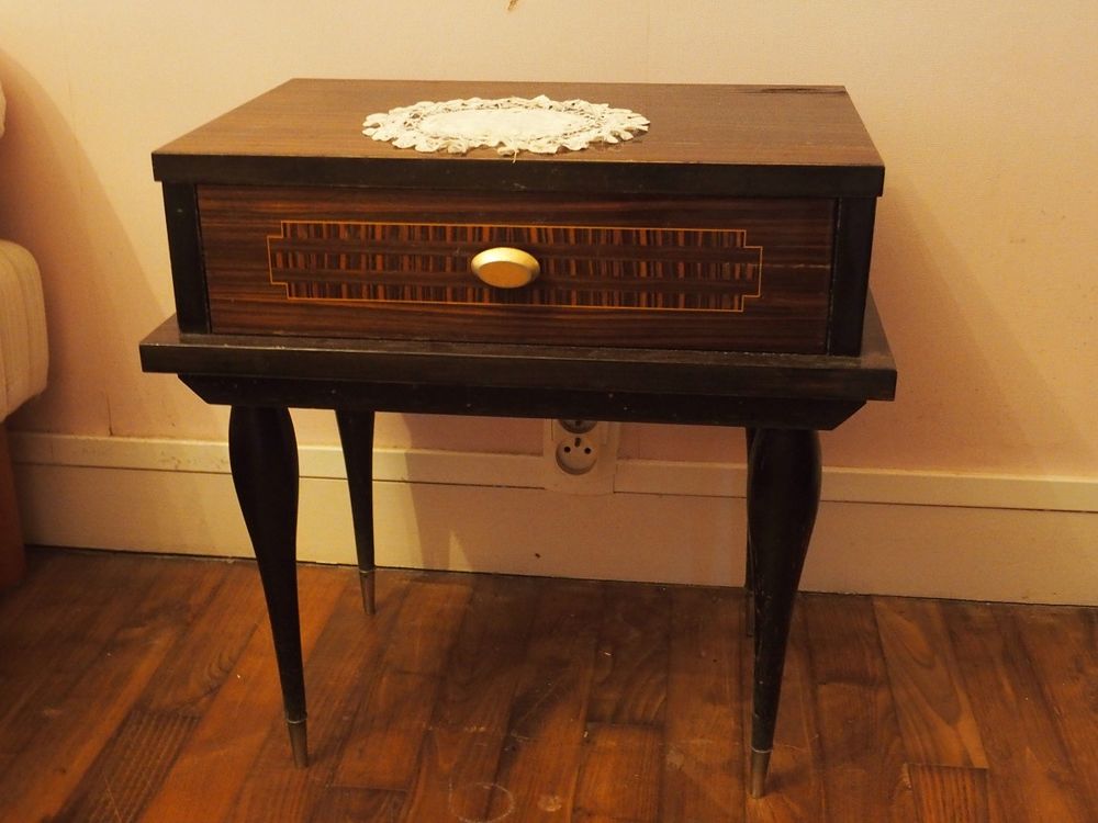 Armoire et table de nuit &quot;vintage&quot; Meubles