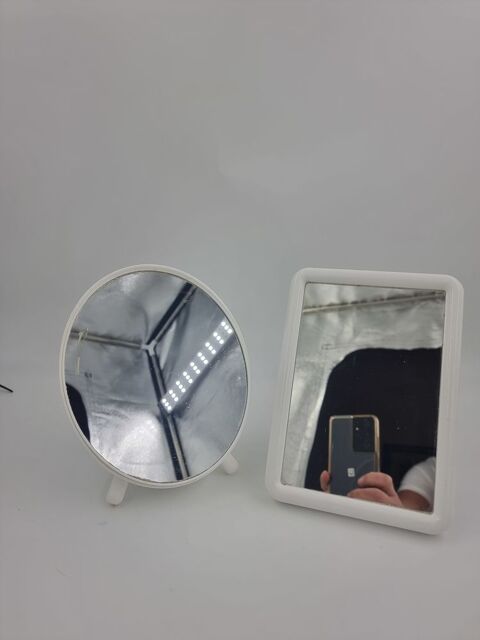 Lot de 2 miroirs sur pied 1 Vulbens (74)