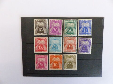 TIMBRES  TAXE  67 / 77  NEUFS **  COTE  26 € 4 Le Havre (76)