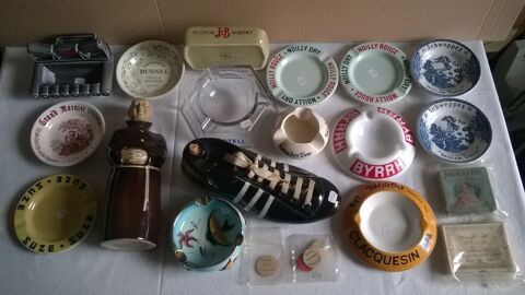 cendriers et divers objets pub 150 Chambéry (73)