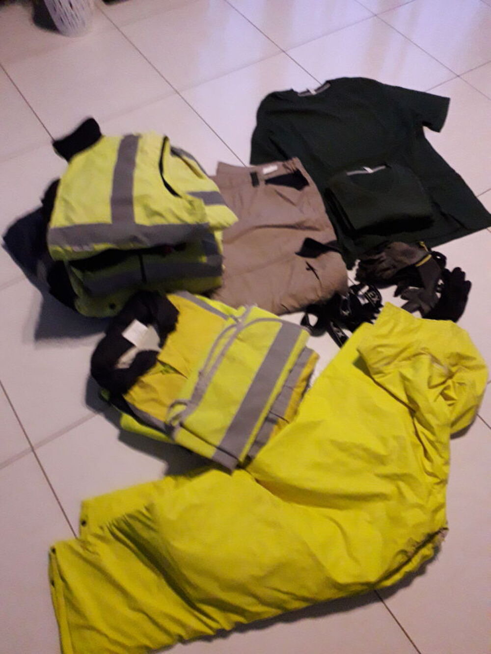 LOT DE VETEMENTS DE TRAVAIL Vêtements