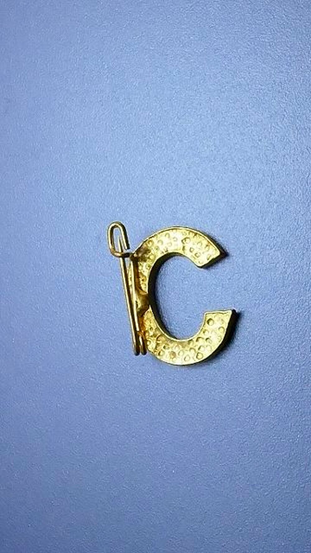 Broche la lettre C Bijoux et montres