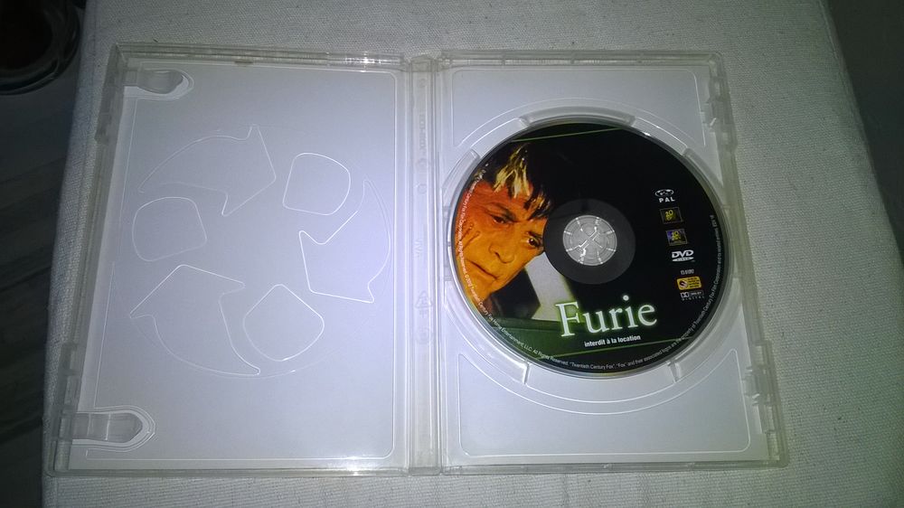 DVD Furie
Douglas Kirk
2012
Excellent etat
Le p&egrave;re d'un DVD et blu-ray