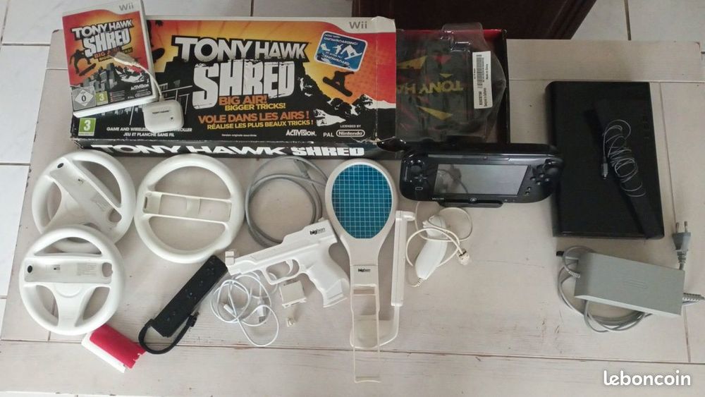 Wii u + accessoires, planche, jeux wii Consoles et jeux vidéos