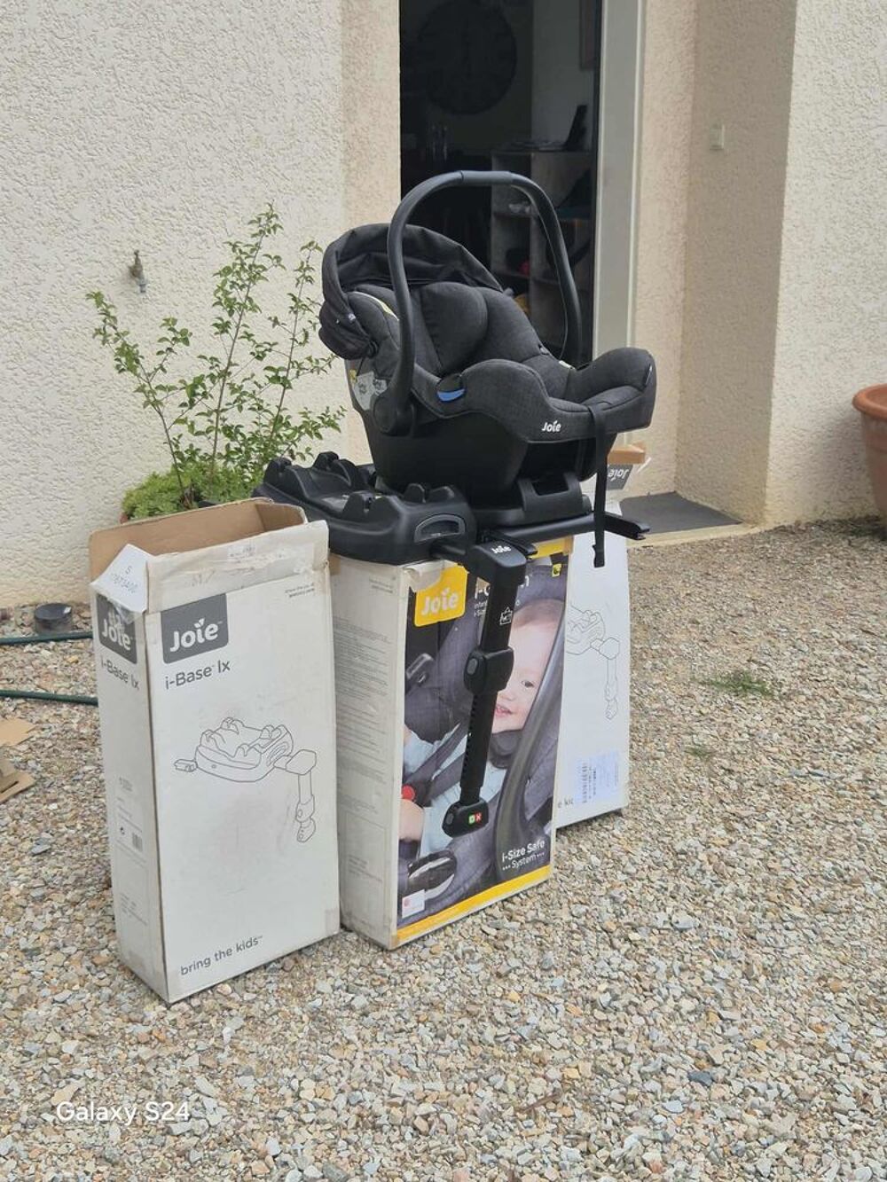 Cosy avec 2 bases ISOFIX Puériculture