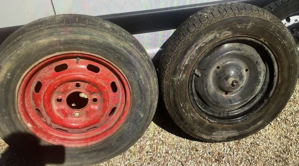 PNEUS DE VOITURES ANCIENNES 