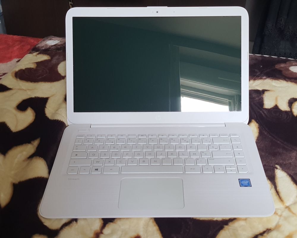 Ordinateur portable HP Stream 14-CB044NF 14" Matériel informatique