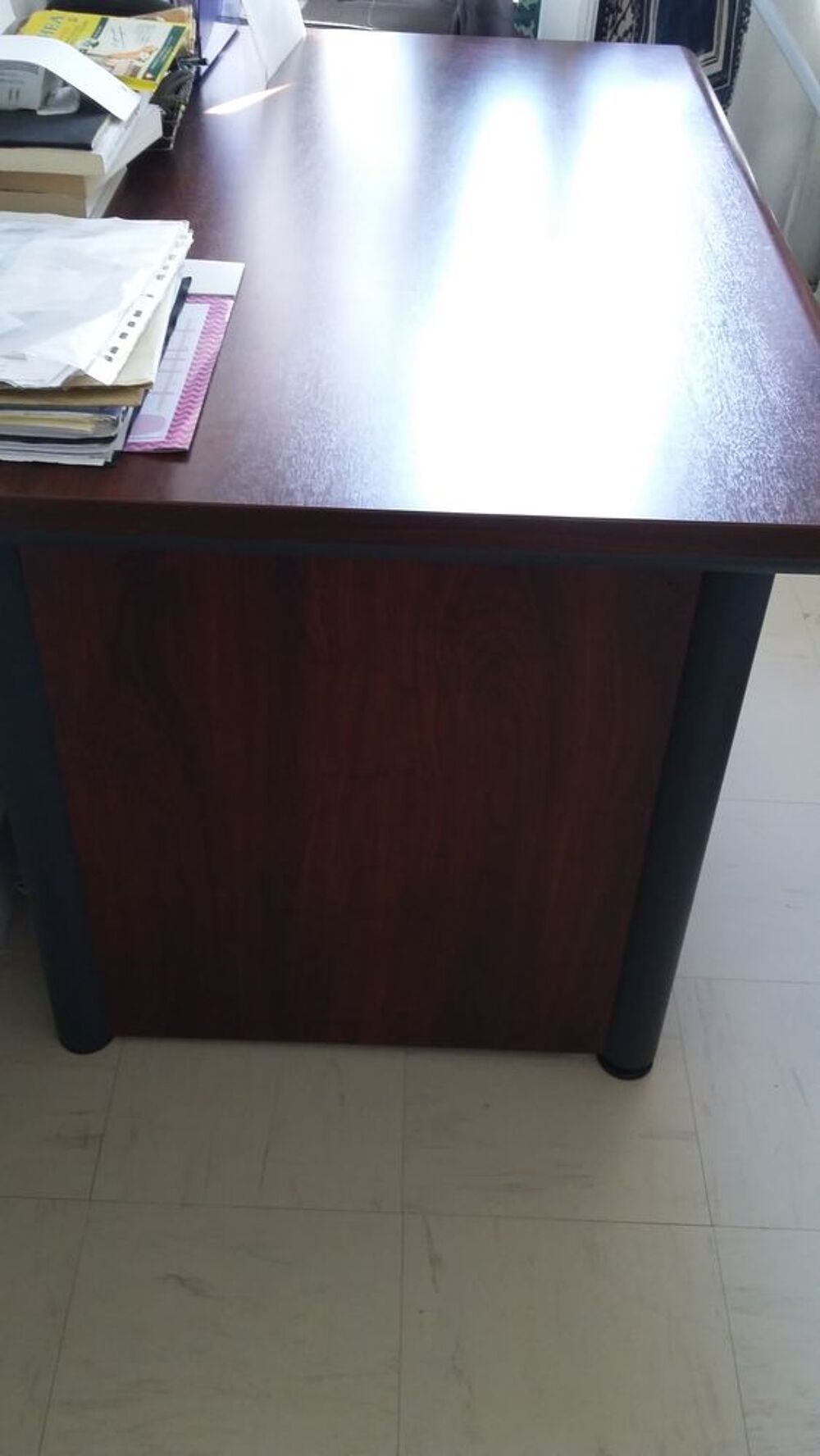bureau en tr&egrave;s bon &eacute;tat ( voir photo) Meubles