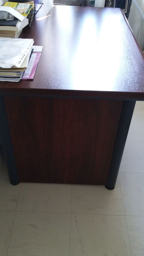 bureau en tr�s bon �tat ( voir photo) 60 Aulnay-sous-Bois (93)