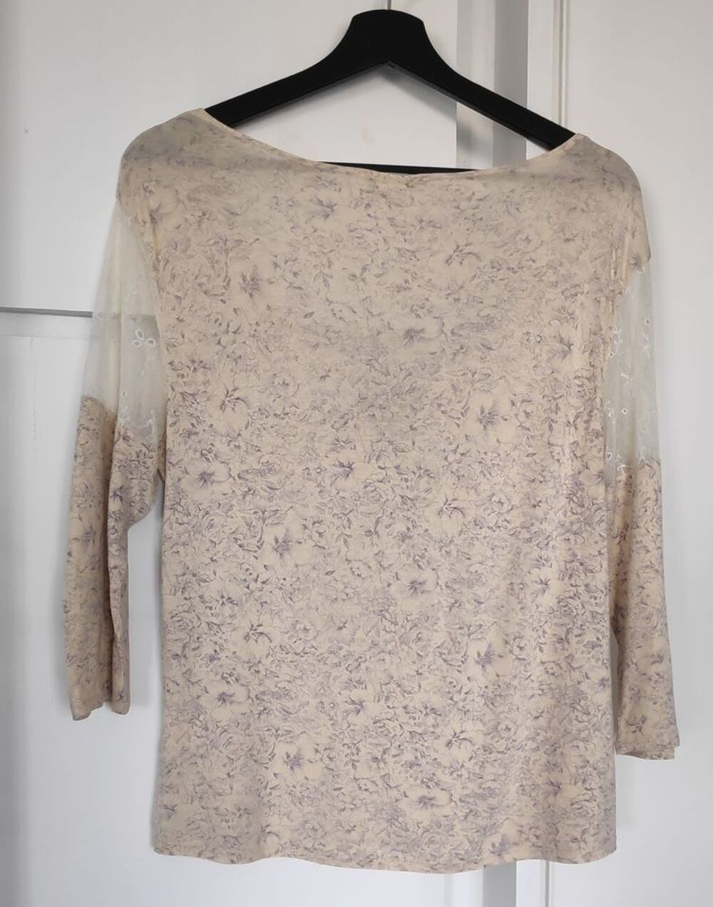 Haut avec dentelle Vêtements