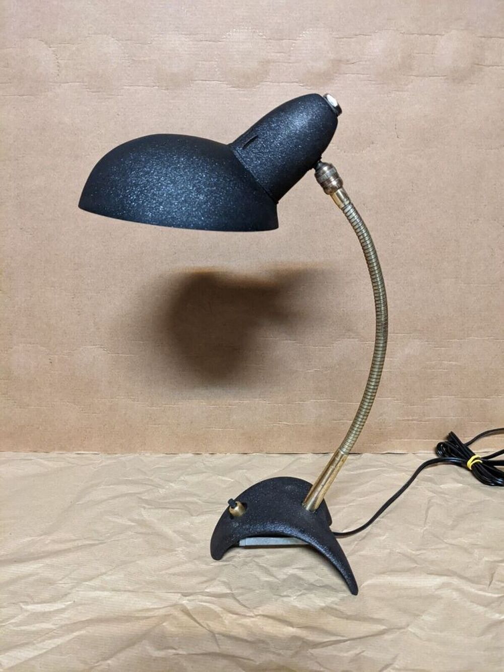 Lampe de bureau articul&eacute;e de Jean Boris Lacroix ann&eacute;es 50
Di Décoration