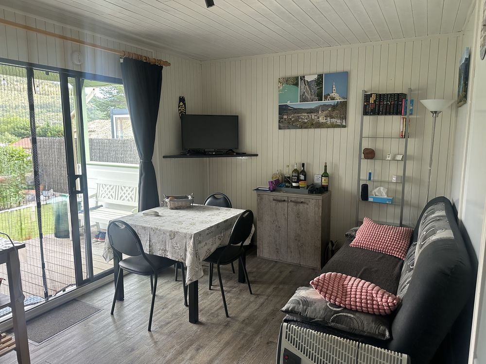 Vente Chalet Habitation Légère de type chalet, meublée, terrasse, piscine, 2 parkings, fort potentiel locatif saisonnier Castellane
