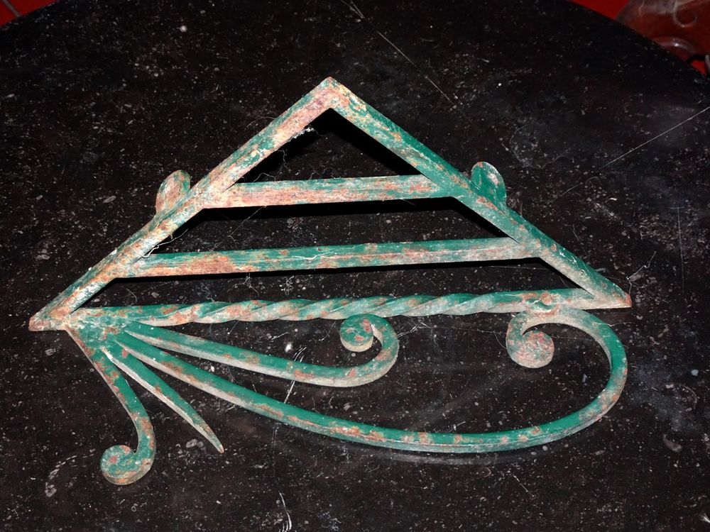 Etag&egrave;re murale d'angle fer forg&eacute; Meubles
