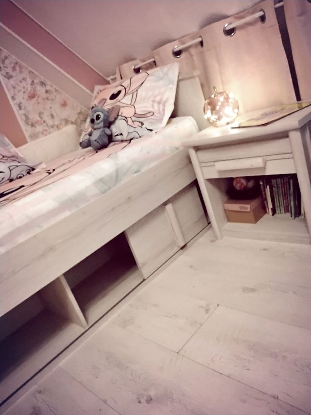 Lit enfant mixte 90x190 cm sommier et chevet Mobilier enfants