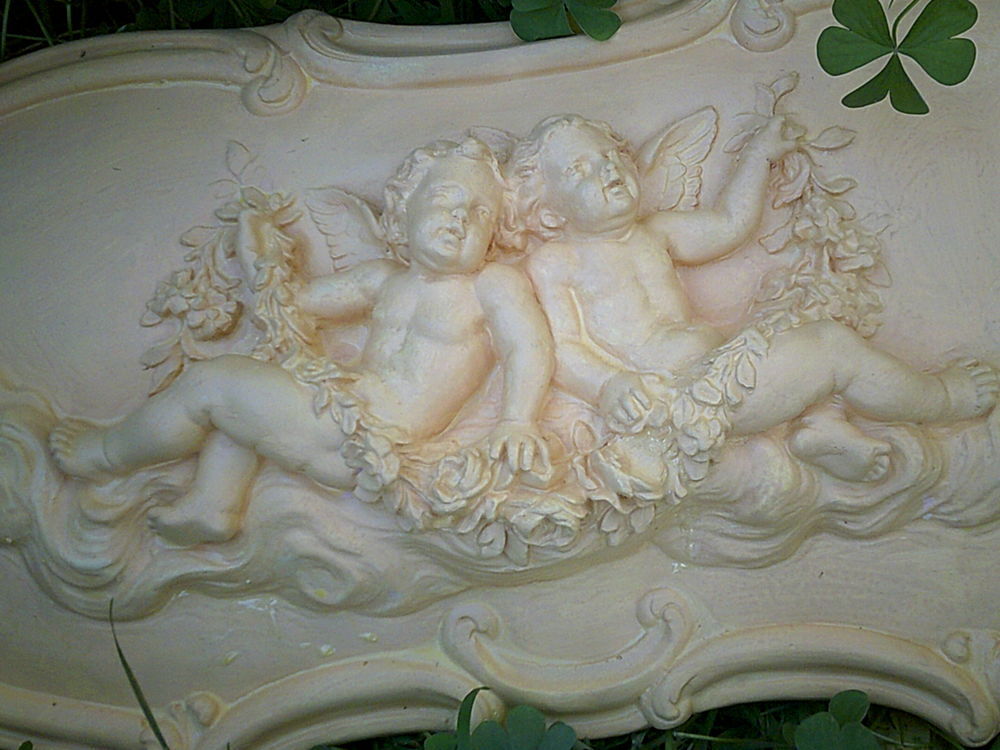 bas relief angelots Décoration