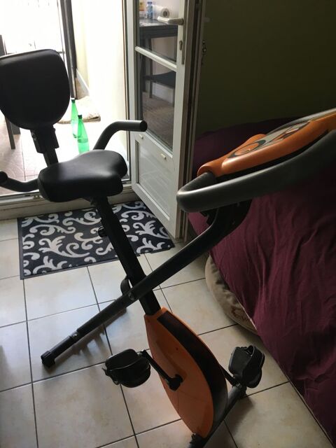 Vélo d'appartement pliant avec facture Persan (95)