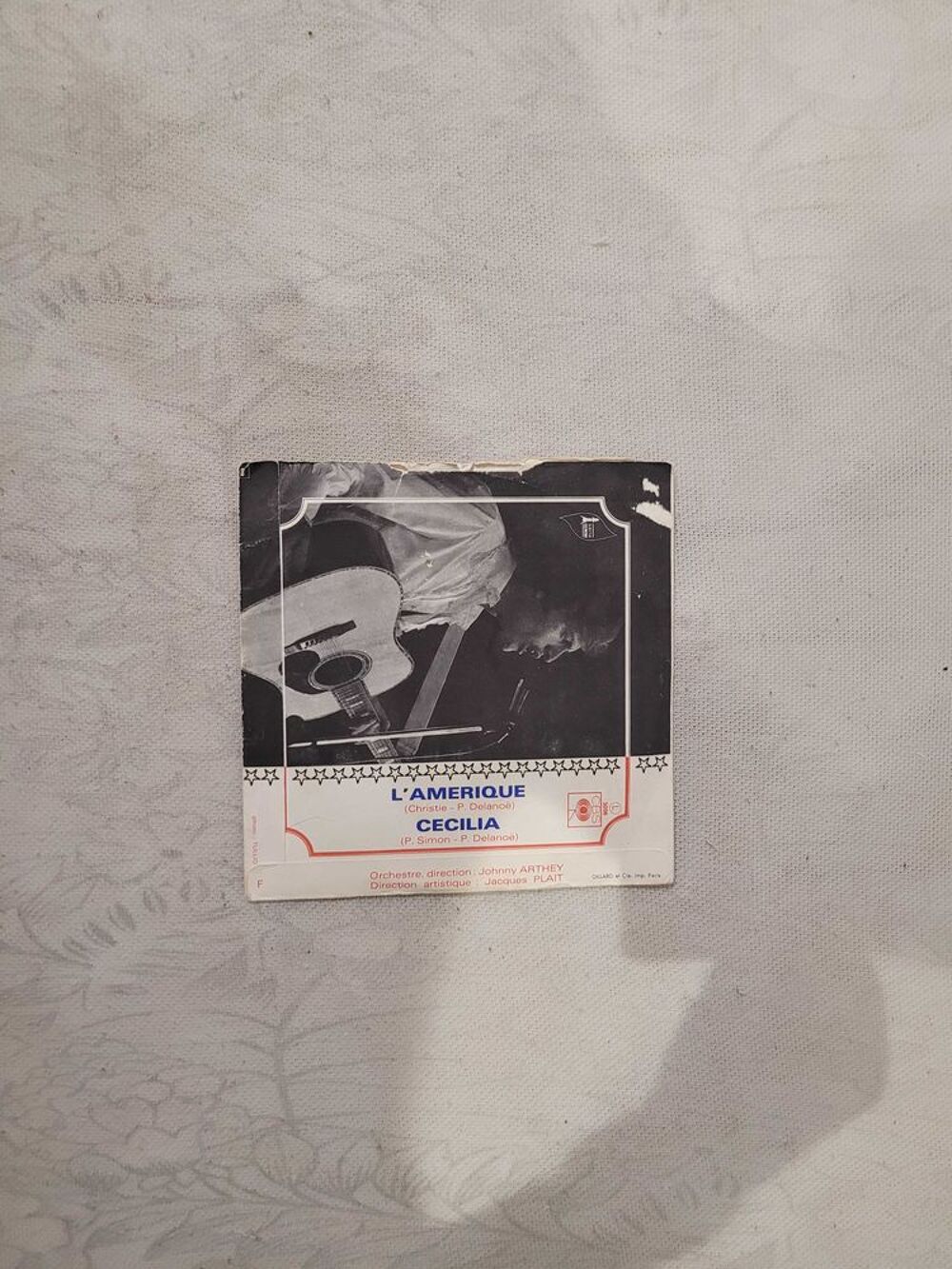 1 disque vinyl 45 tours CD et vinyles