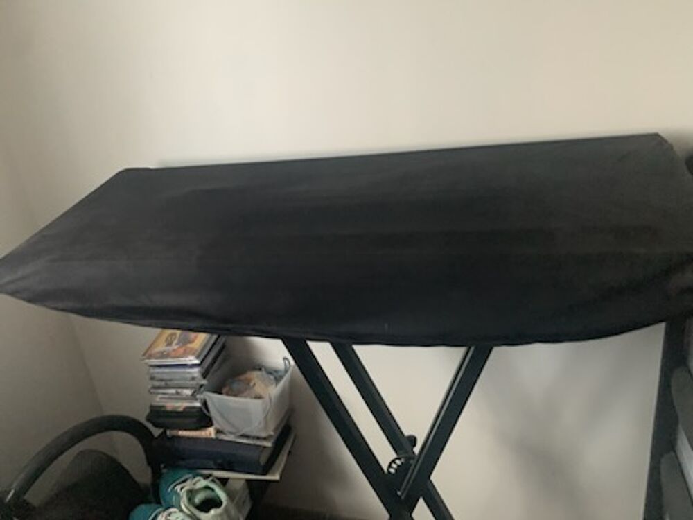 synth&eacute;tiseur KORG Pa 600 avec housse et tr&egrave;pied Instruments de musique