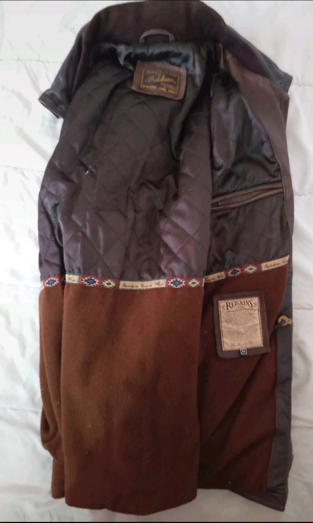 Trois quarts cuir marque Redskins tr&egrave;s bon &eacute;tat. Vêtements