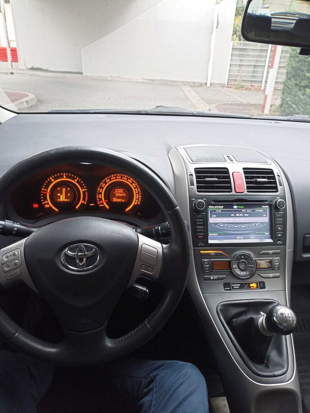 Auris 126 D-4D Lin&eacute;a Luna 2009 occasion 33700 M&eacute;rignac