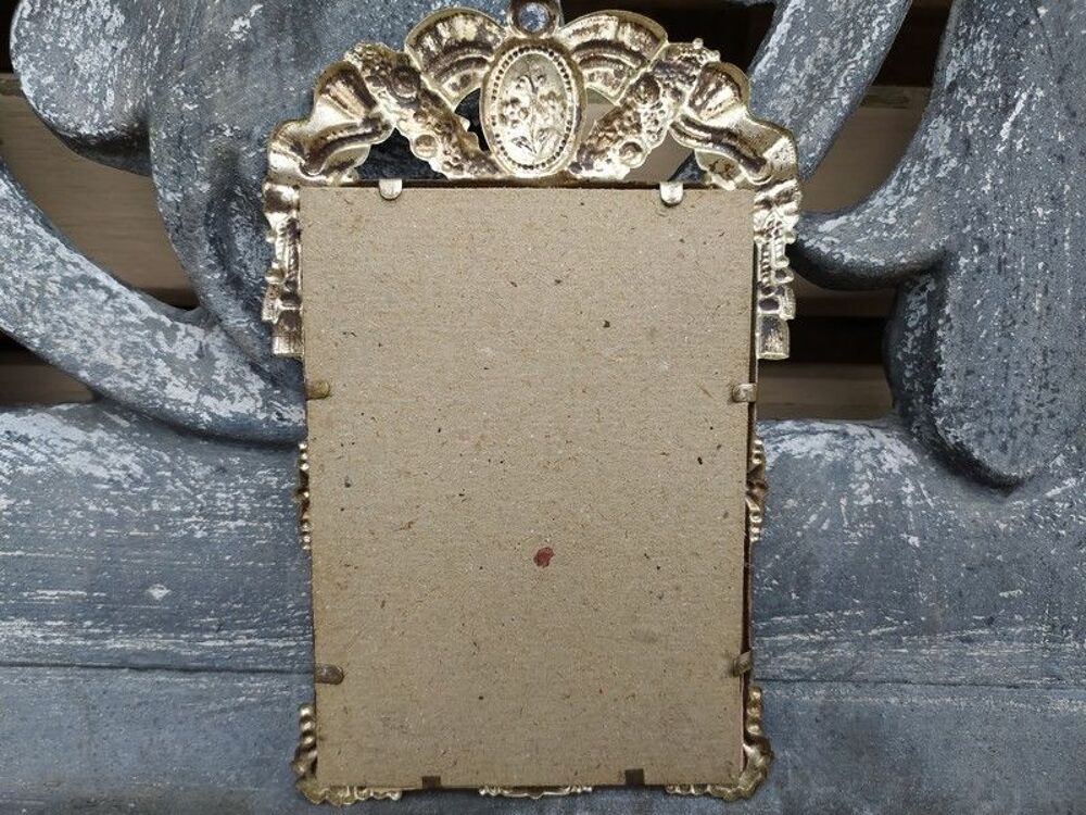 Cadre Photo XIX&egrave;me M&eacute;tal Repouss&eacute; D&eacute;cor Ruban et M&eacute;daillon Décoration