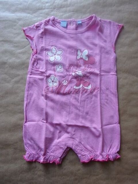 Lot de vtements en taille 6 mois 12 Montaigu-la-Brisette (50)