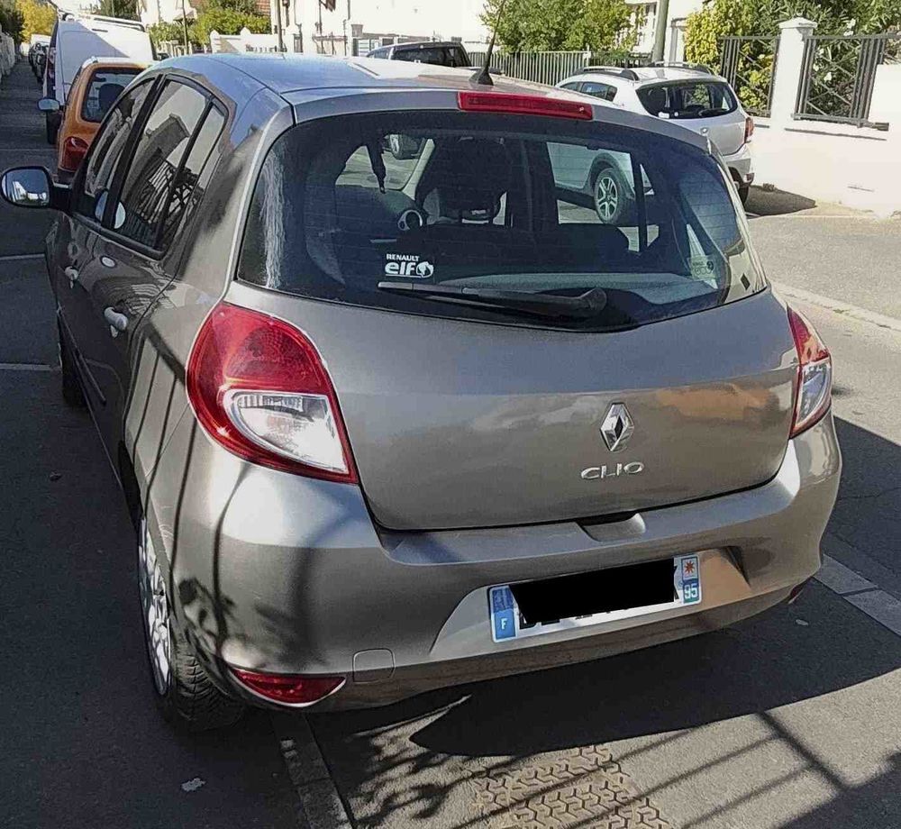 Clio III 1.2 16V 75 eco2 Authentique Euro 5 2010 occasion 93430 Villetaneuse