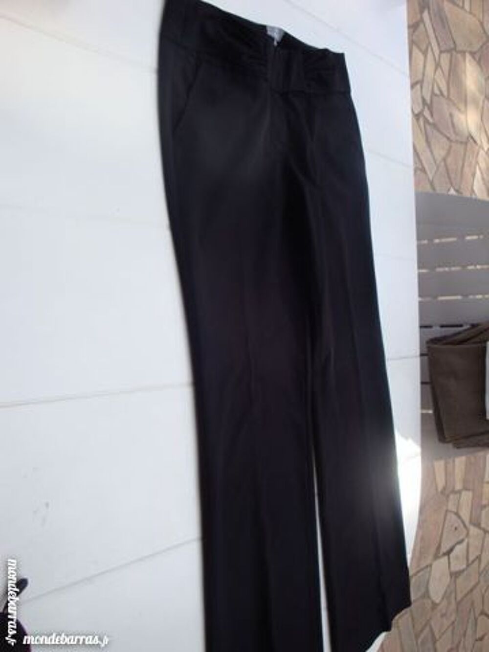Pantalon noir habill&eacute; Marque NAFNAF Vêtements