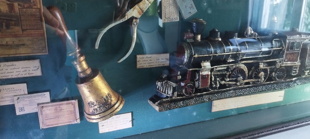 Vitrine d&eacute;corative locomotive vapeur Décoration