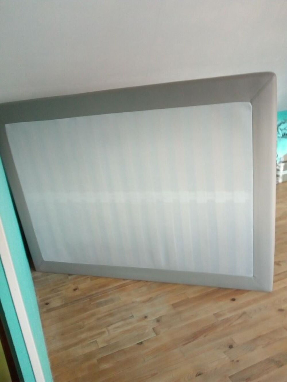 sommier tapissier sur pieds Meubles