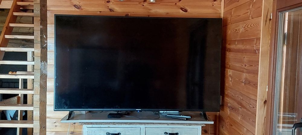 Medion TV flatscreen avec t&eacute;l&eacute;commande 145cm x 83 cm Photos/Video/TV