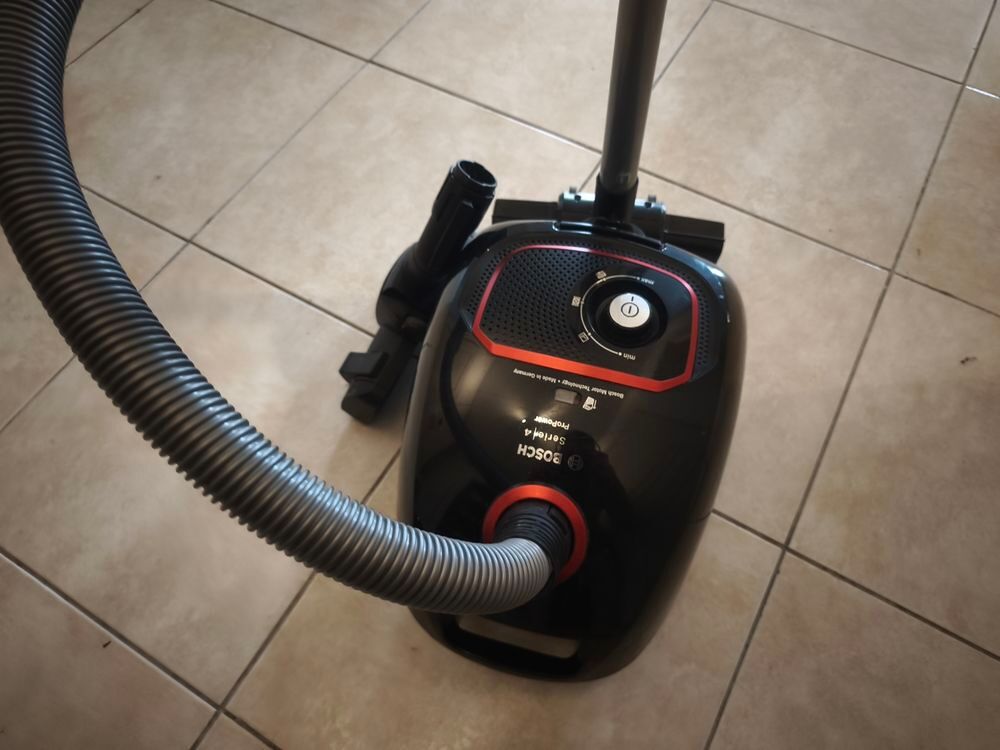 Aspirateur Bosch Electrom&eacute;nager S&eacute;rie 4, BGBS4POW1 Electromnager
