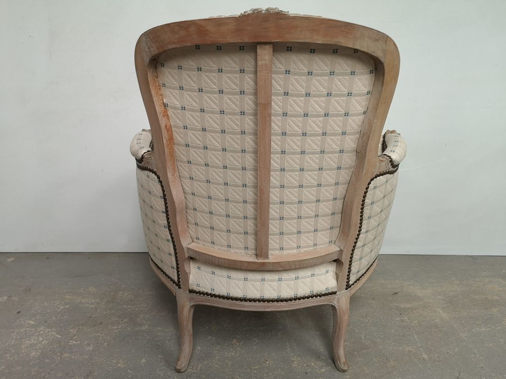 Fauteuil berg&egrave;re style Louis XV Meubles