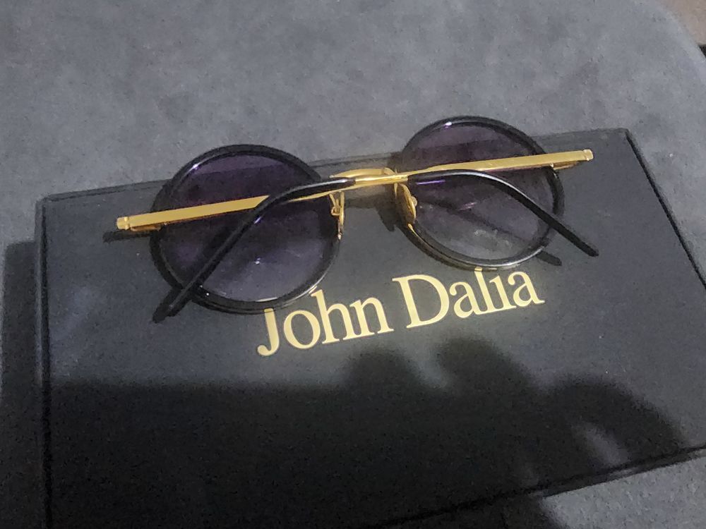 Lunettes de soleil John dalia en or 22 carats Bijoux et montres