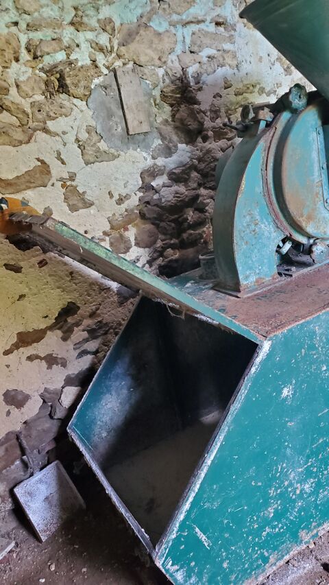 Broyeur  grains ancien FAO. 100 Goos (40)