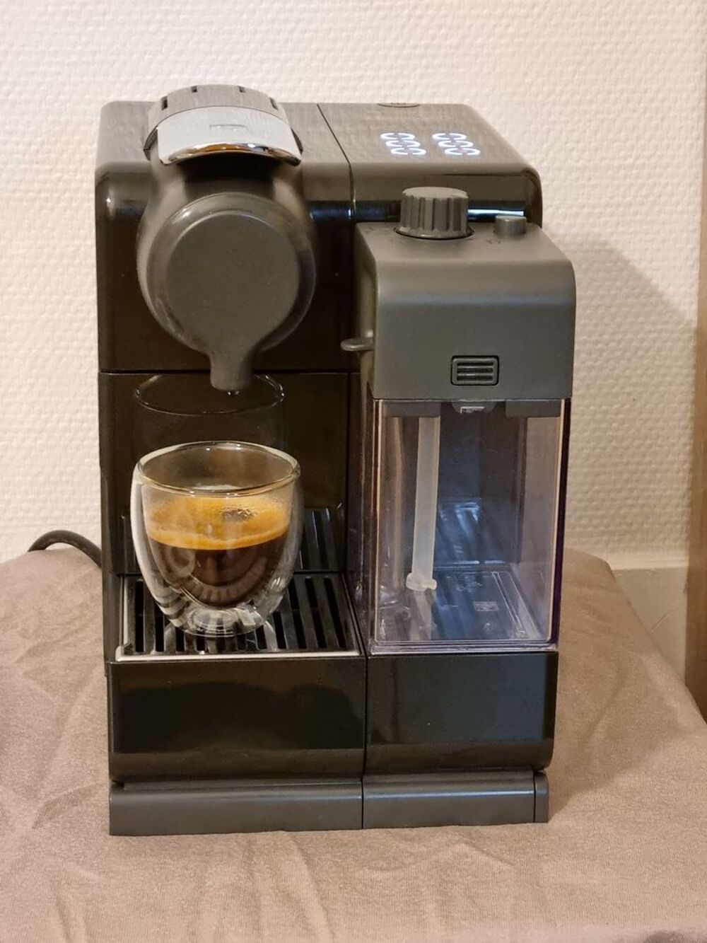 Nespresso&nbsp;Delonghi&nbsp;Lattissima Touch 2 Noir EN560B Electroménager