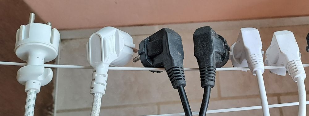 Lots de c&acirc;bles &eacute;lectriques avec fiche 2 P + T moul&eacute;e 16 A
Bricolage