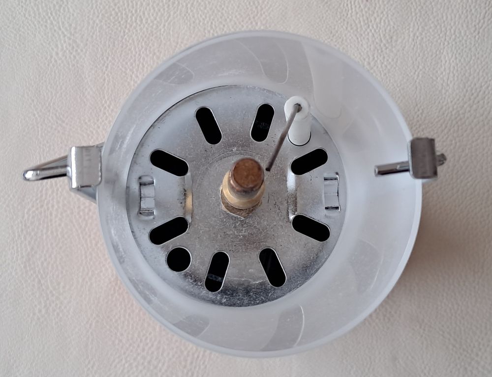 Lampe de camping &agrave; gaz ou pour coupure d'&eacute;lectricit&eacute; neuve Sports