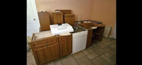15 meubles de cuisine en bois avec 1 lave vaisselle, hotte, Saint-Pierre-les-Étieux (18)