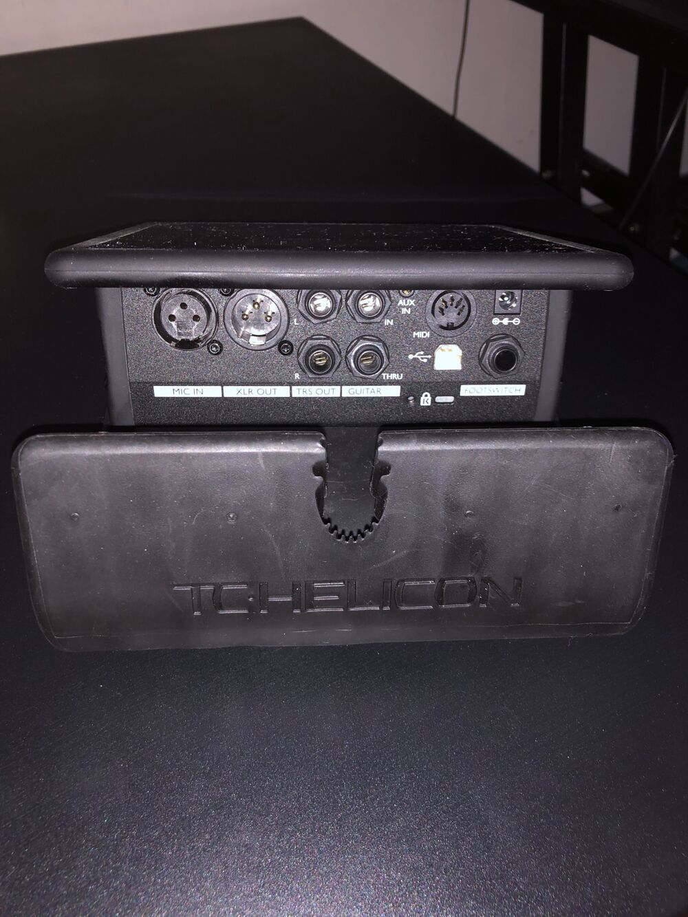 Processeur vocal TC HELICON Voicelive Touch 2 + p&eacute;dale Instruments de musique