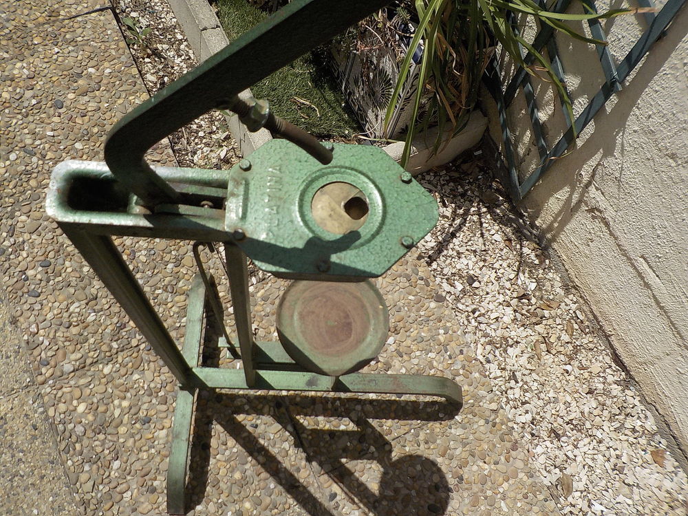 Appareil &agrave; boucher les bouteilles Bricolage