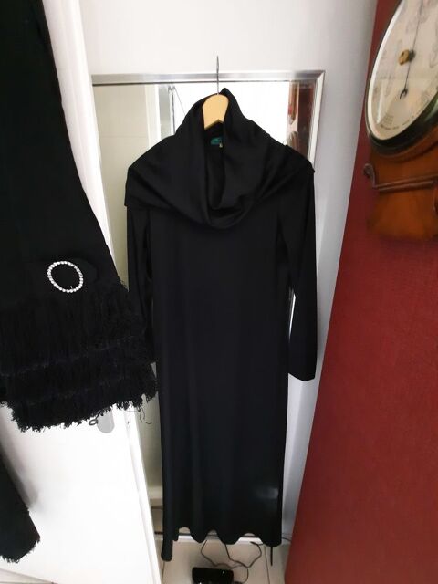 Divers robes  noires tailles 40  0 Talence (33)