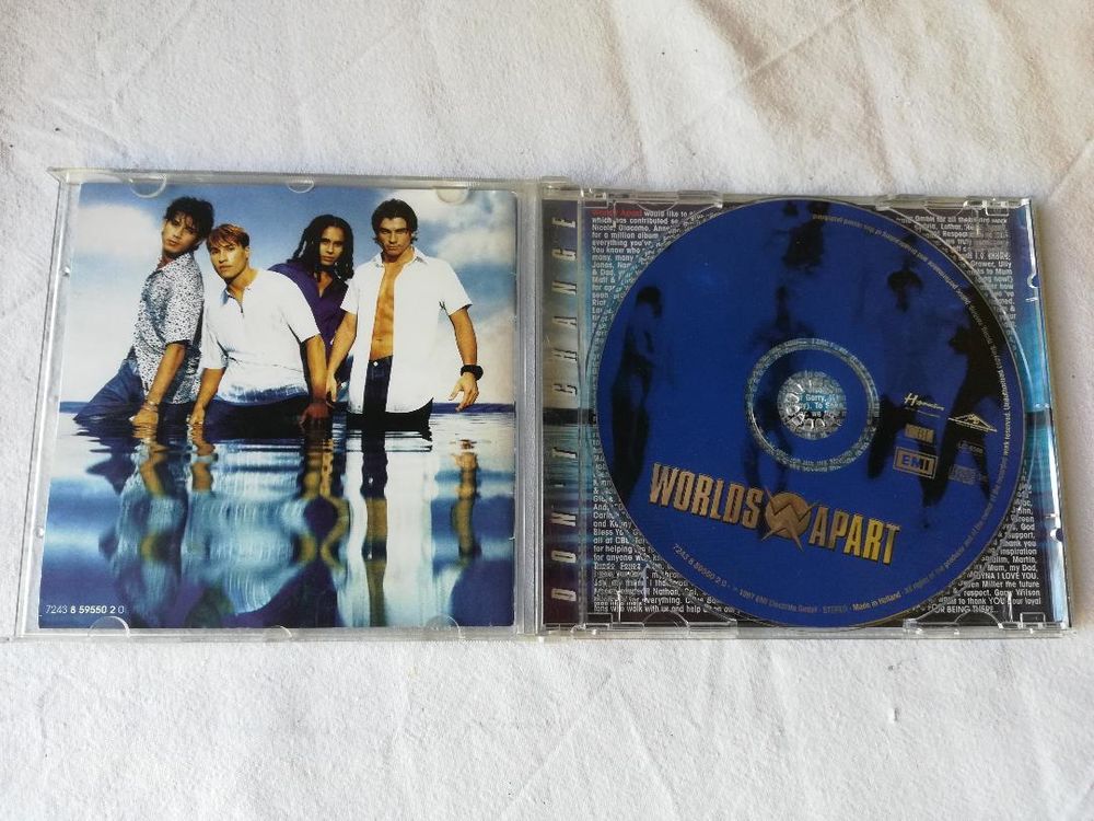 CD des Worlds Apart CD et vinyles